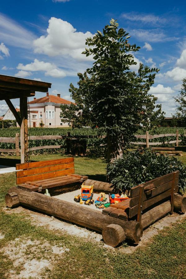 Hotel Treehouse Drevesna Hiska Strkovo Gnezdo Ranc Jures Ljutomer Exterior foto